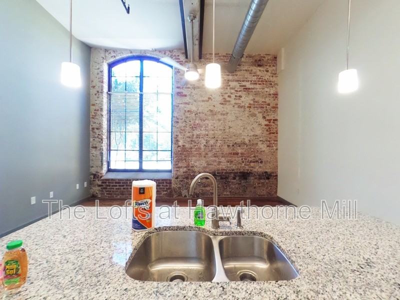 1101 Hawthorne Ln #128 - Photo 5 of 8