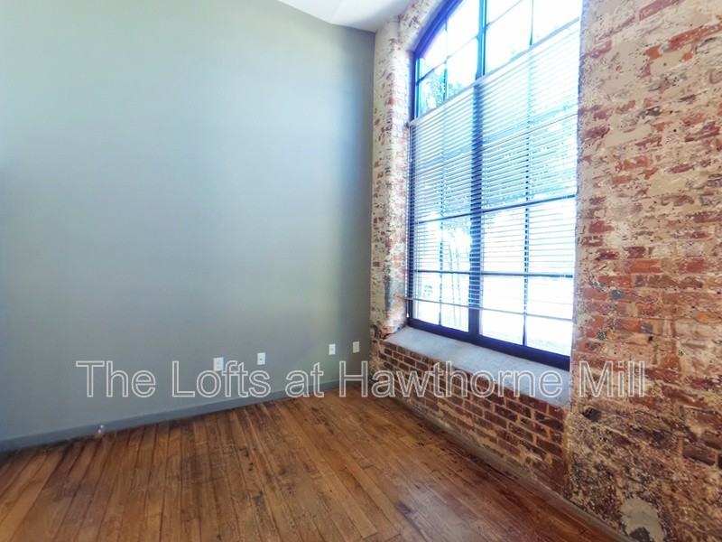 1101 Hawthorne Ln #128 - Photo 6 of 8