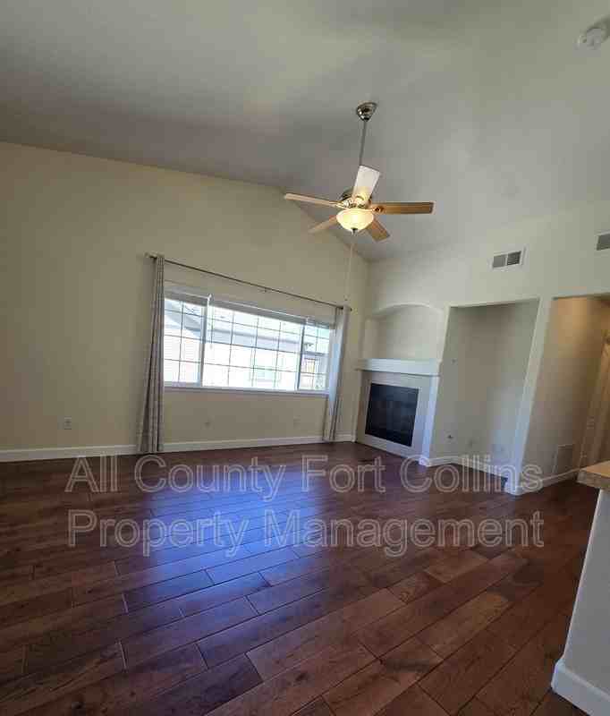 5014 Brookfield Dr #B - Photo 3 of 6