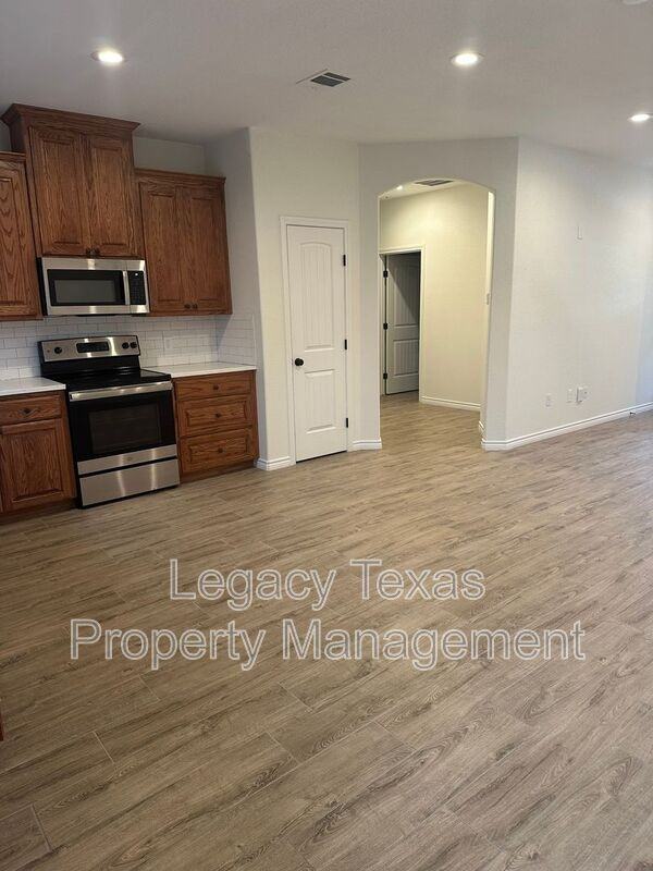 2323 Crb - Photo 2 of 16