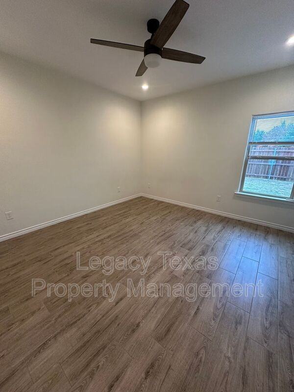 2323 Crb - Photo 4 of 16