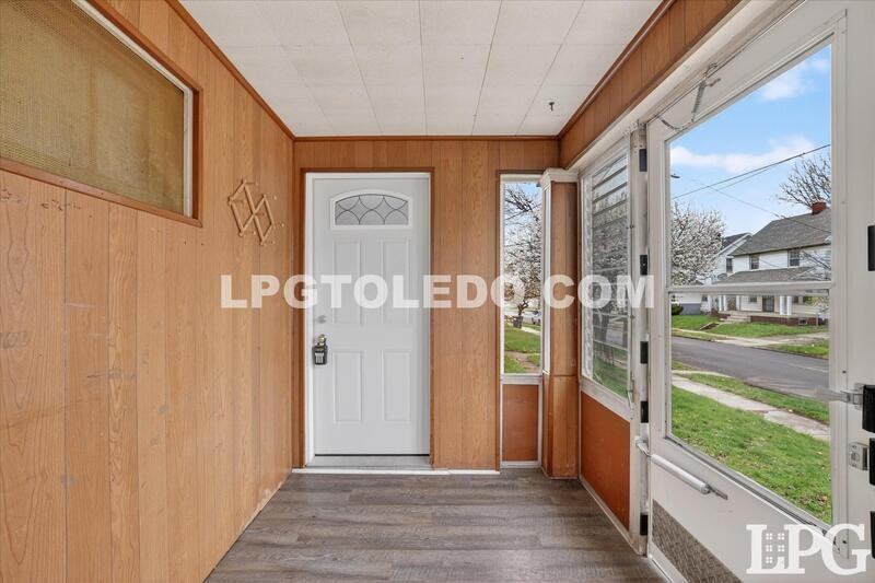 128 Carbon St - Photo 4 of 28