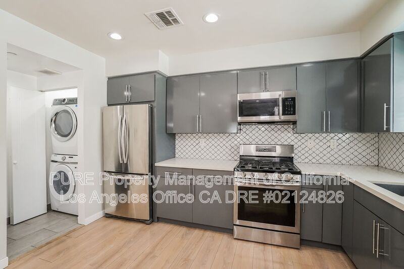 10706 Camarillo St #10708-5 - Photo 6 of 14