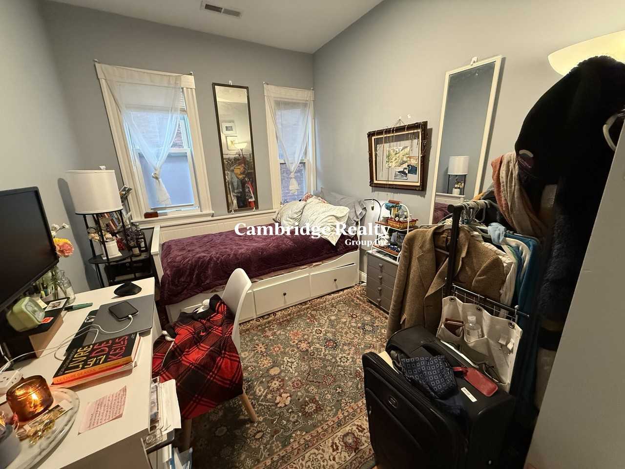 134 Oxford St #2 - Photo 4 of 12