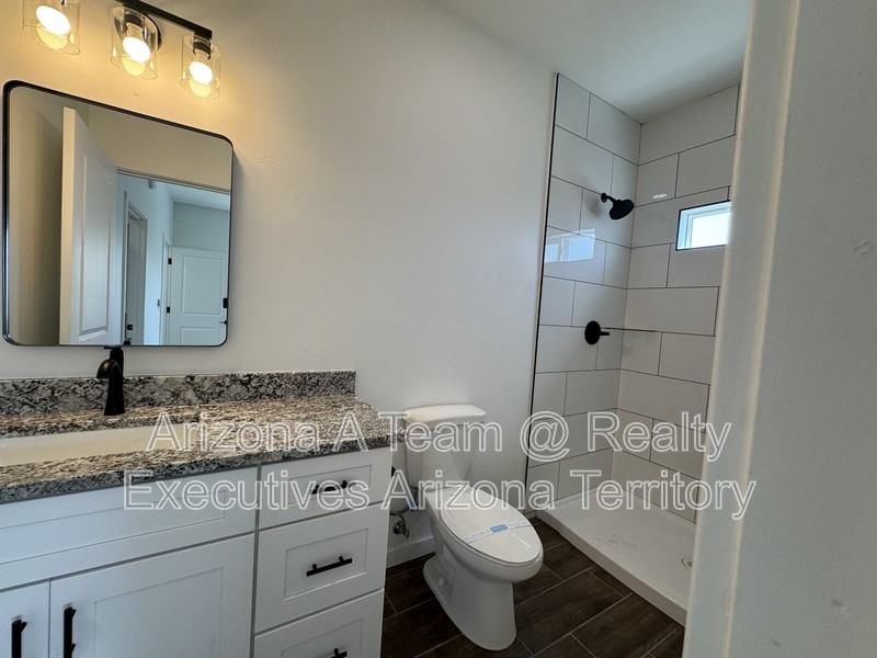 2126 Pm2:North Ralph Avenue #2 - Photo 6 of 9