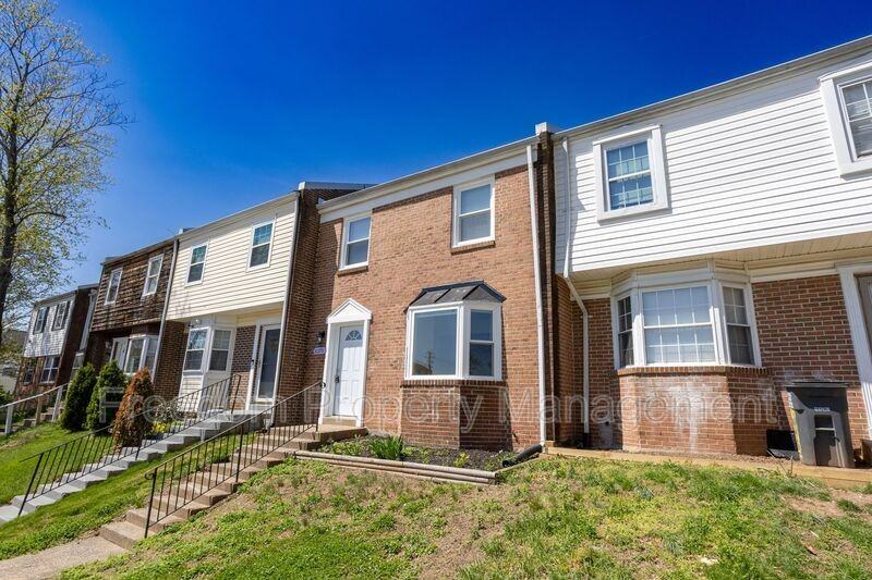 10270 Cub Run Ct - Photo 3 of 50