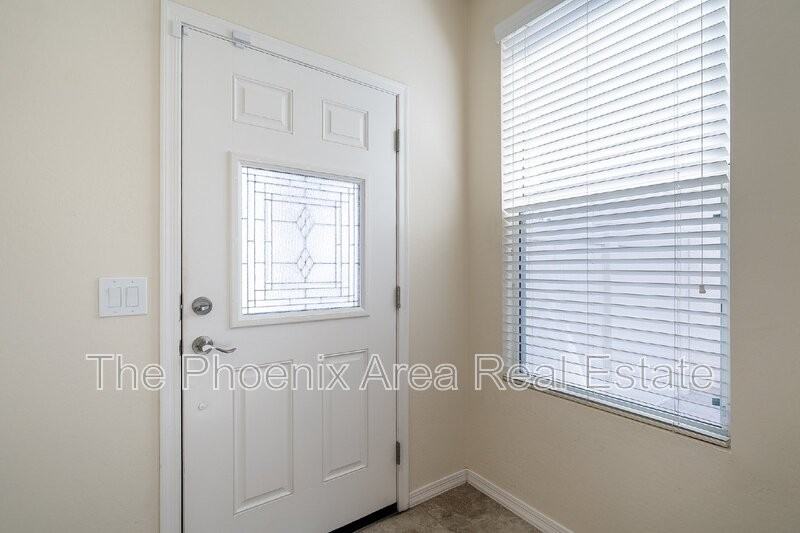 1055 S Reber Ave - Photo 6 of 49