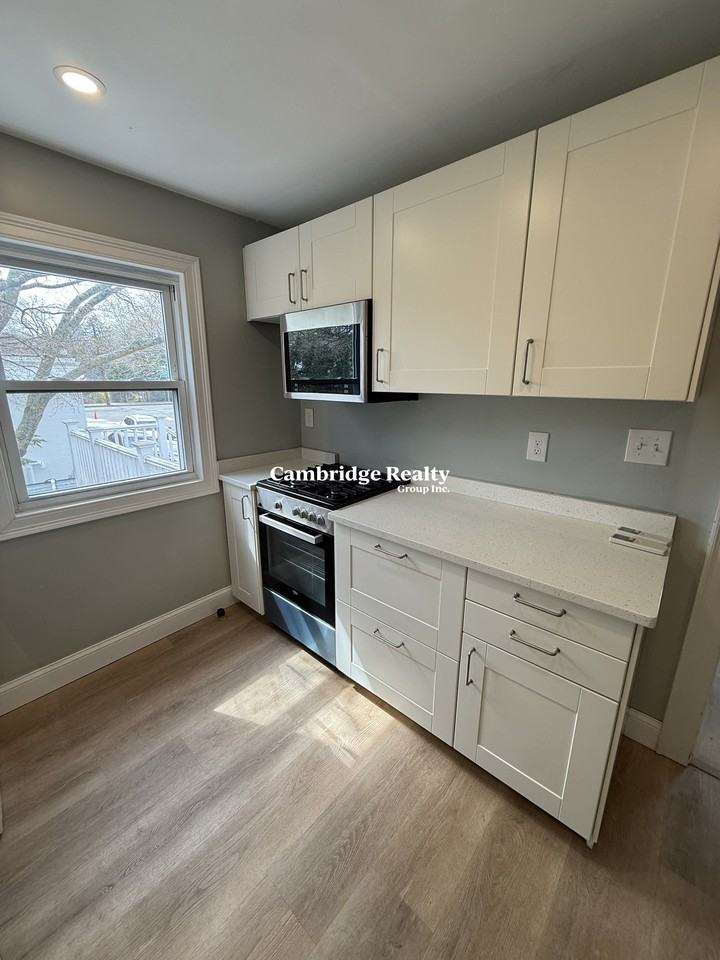 2 Aberdeen Ct #2 - Photo 2 of 9