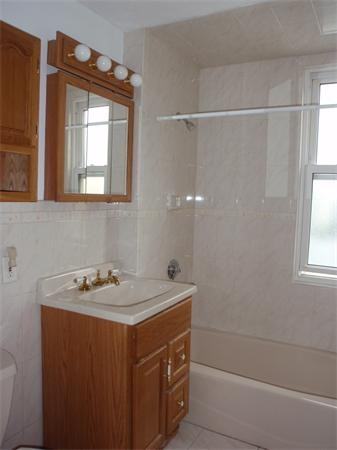 26 Burnside Ave #T - Photo 4 of 6