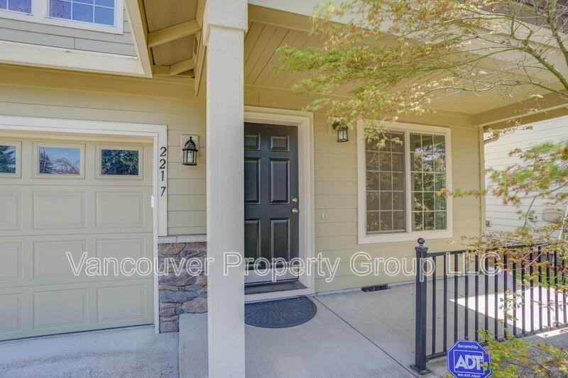 2217 Ne 94th Ct - Photo 2 of 35