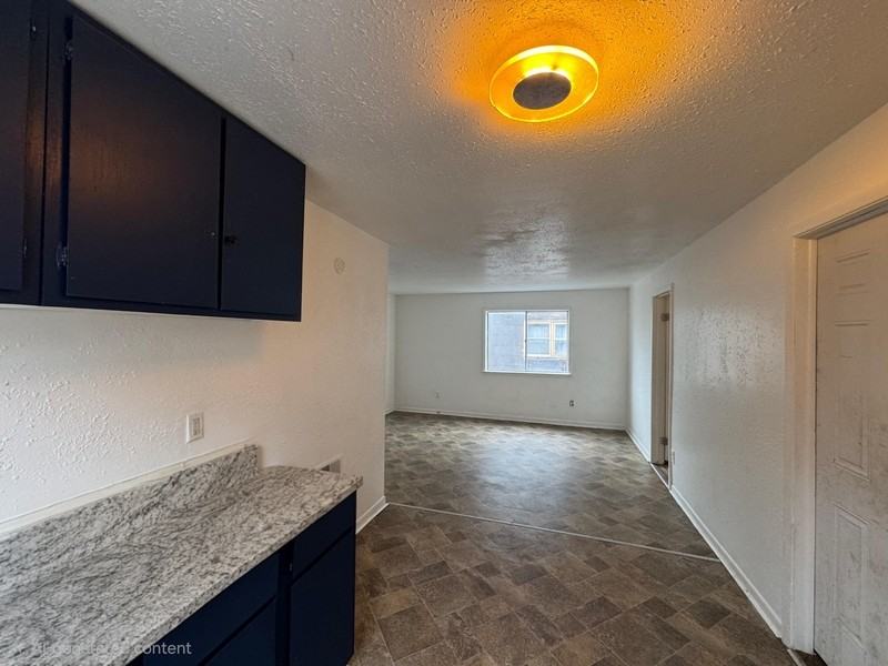 14925 Mendota St - Photo 5 of 12