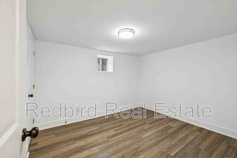 611 S 12th St #B - Photo 7 of 23