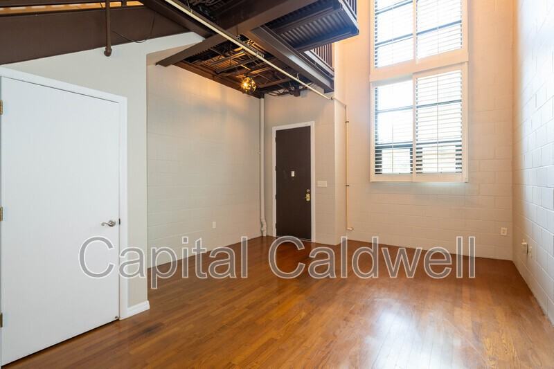 1615 E 5th Ave #1 - Photo 4 of 29