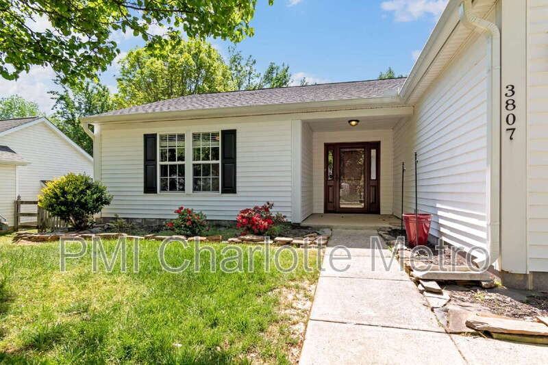 3807 Crimson Wing Dr - Photo 3 of 24