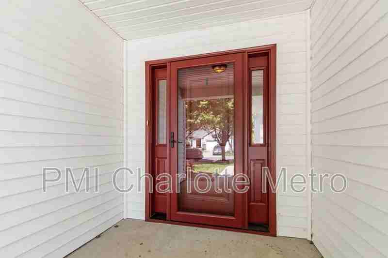 3807 Crimson Wing Dr - Photo 4 of 24