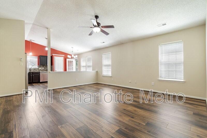 3807 Crimson Wing Dr - Photo 5 of 24