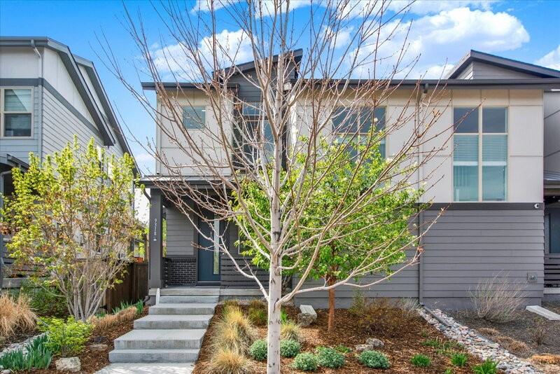 9318 E 58th Dr - Photo 2 of 18