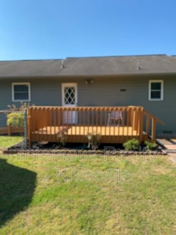 6517 Bay Circle Dr - Photo 3 of 40