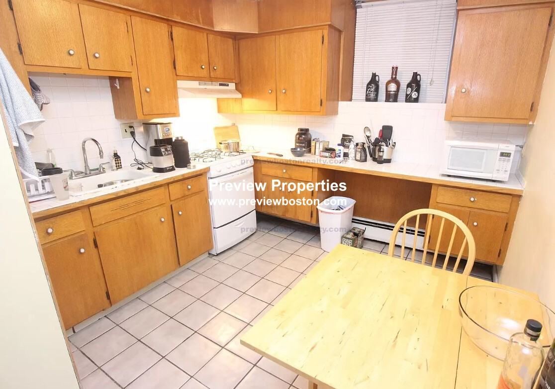 Braemore Rd #1A - Photo 2 of 16