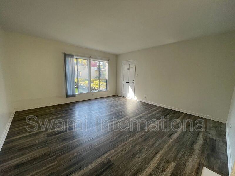 622 1/2 E 97th St #1 - Photo 4 of 20