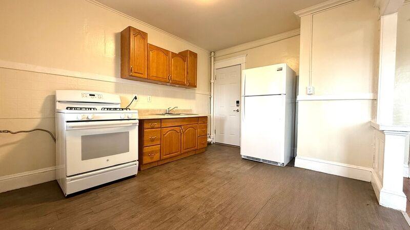 70 Maple St #3RR - Photo 2 of 5