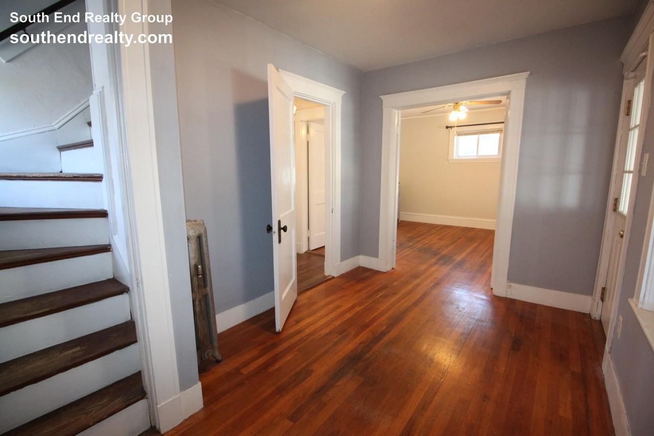 63 Foster St - Photo 6 of 37