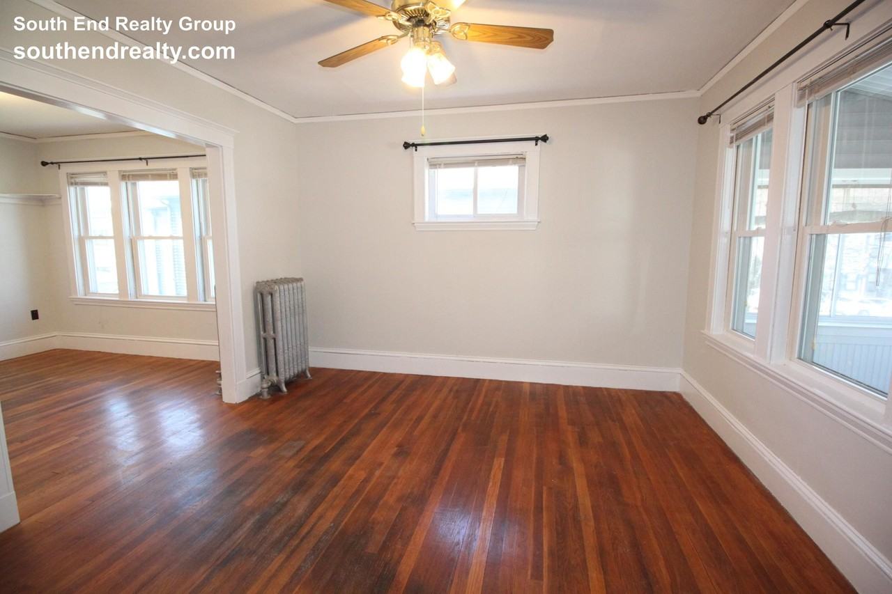 63 Foster St - Photo 7 of 37