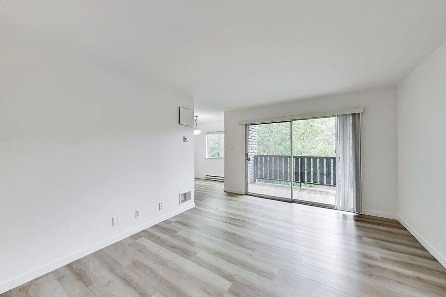 1015 Continentals Way - Photo 3 of 25