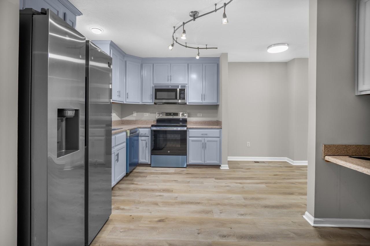 2020 Lasalle St #2020 - Photo 3 of 14