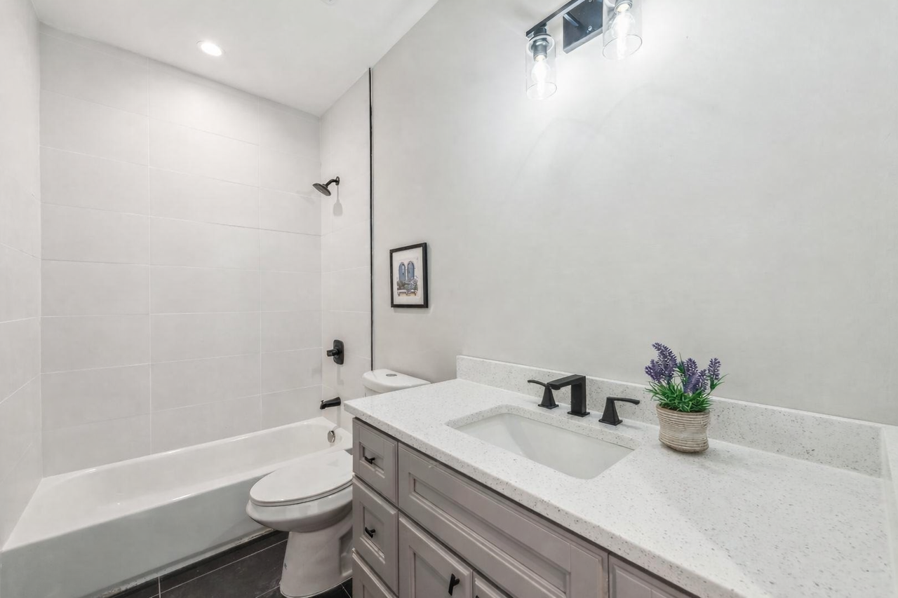 1955 Fairlawn Ave Se #2A - Photo 5 of 14