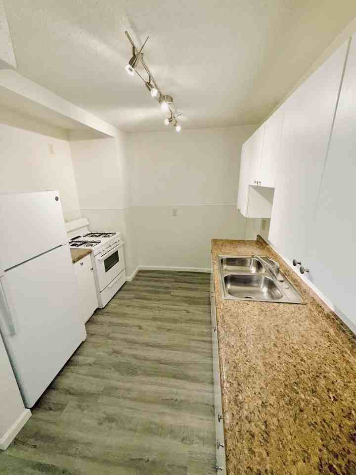 451 Western St #3 - Photo 3 of 6