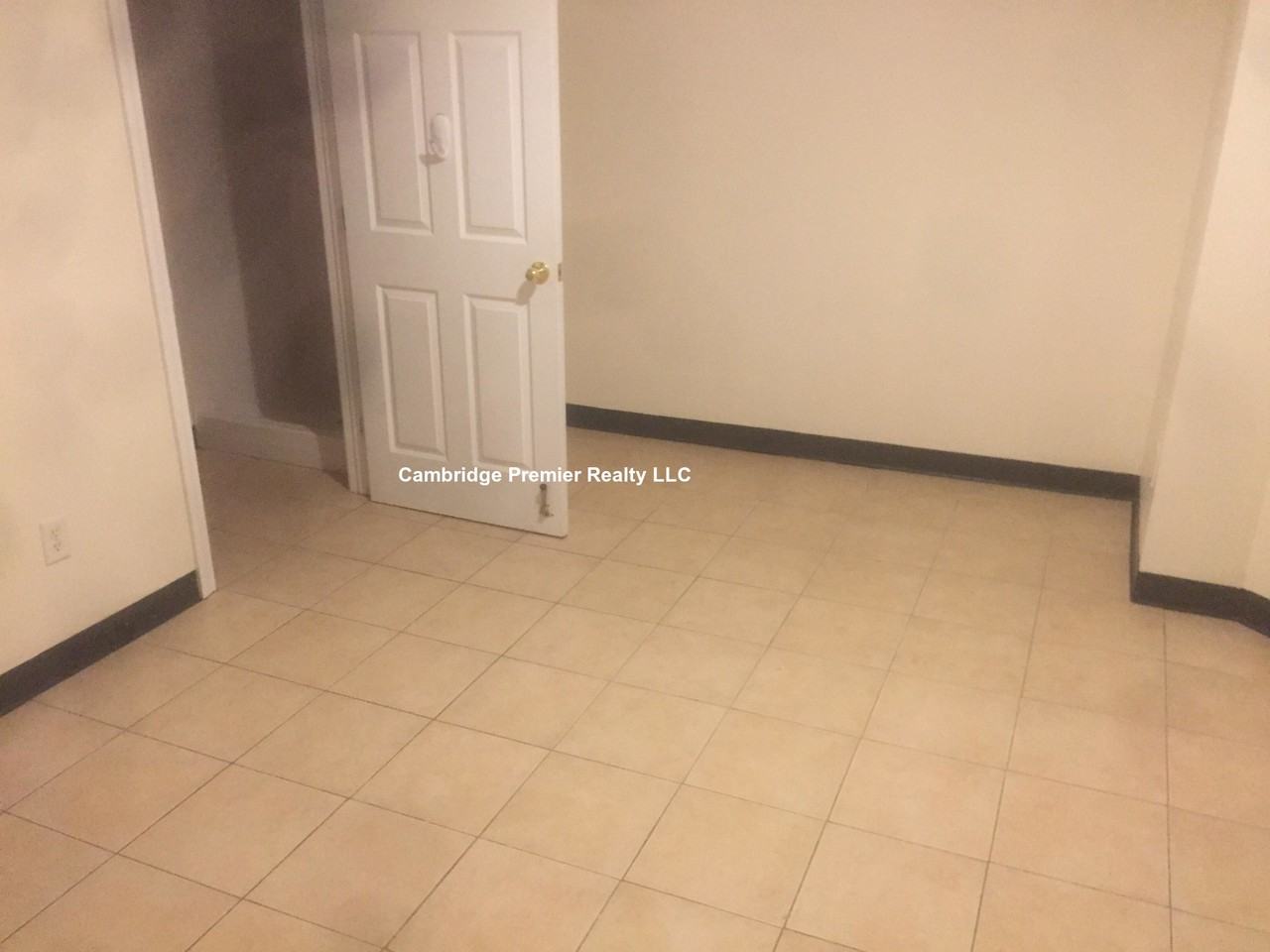 Adams St #5 - Photo 3 of 7