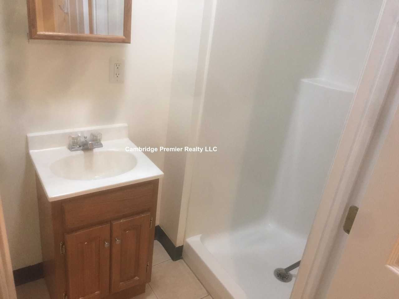 Adams St #5 - Photo 6 of 7