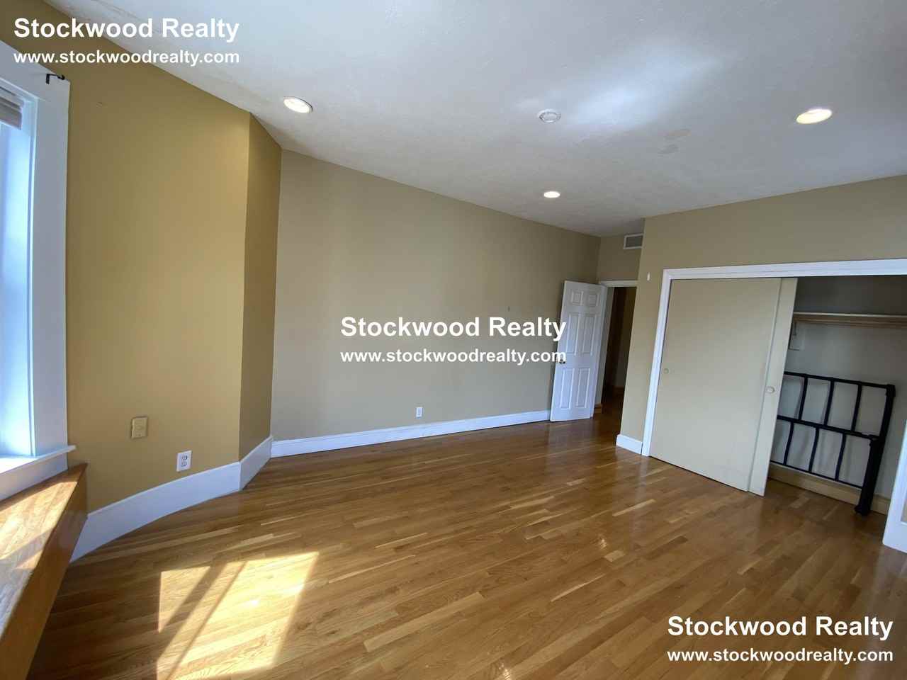 38 Mount Vernon St #2 - Photo 4 of 50