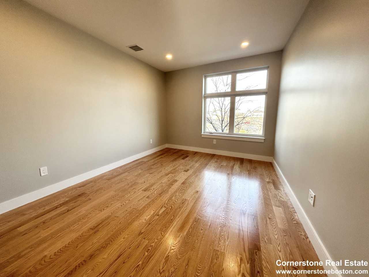 16 Baker Court #4 - Photo 4 of 10