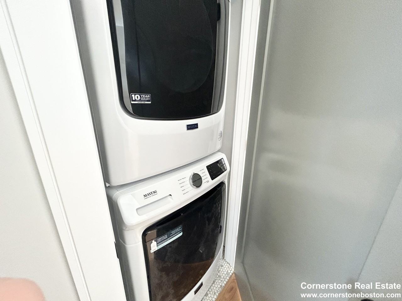 16 Baker Court #4 - Photo 5 of 10