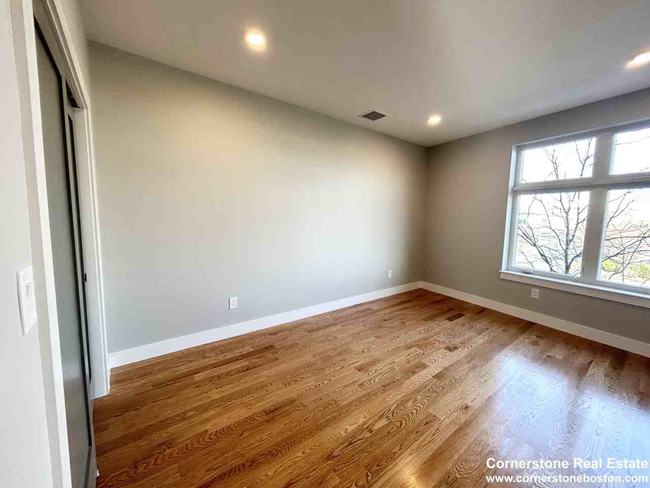 16 Baker Court #4 - Photo 6 of 10