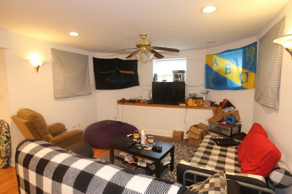 1434 W Belle Plaine Ave #CN - Photo 7 of 20