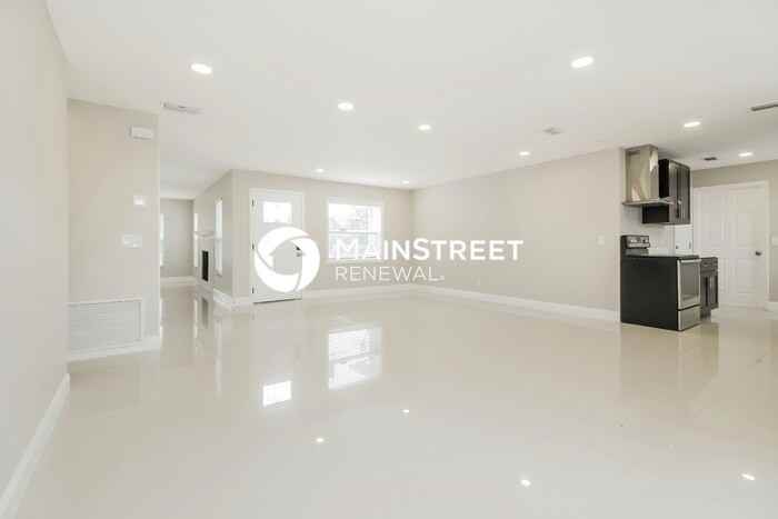 1721 Shasta Ct - Photo 4 of 16