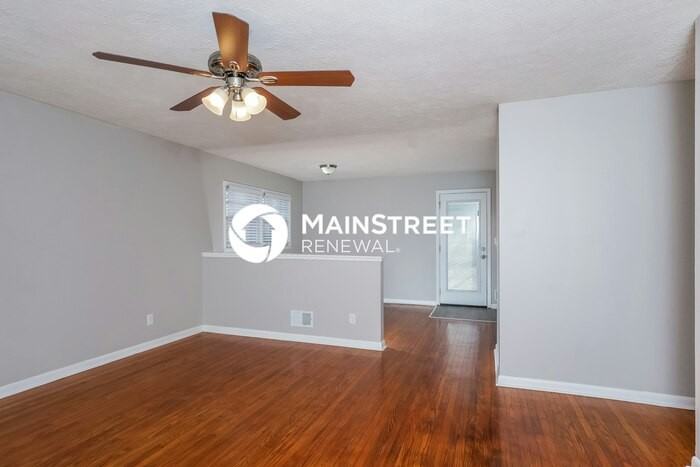 8808 Fernview Dr - Photo 6 of 16