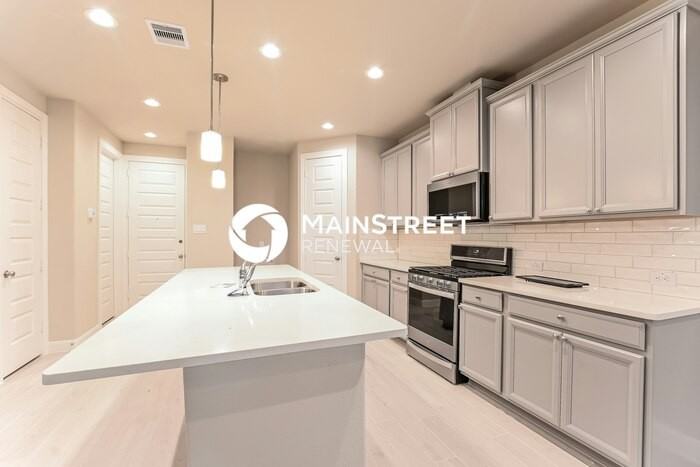 9811 Falling Fern Ln - Photo 5 of 17