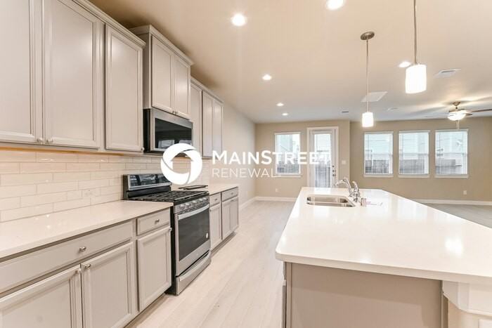 9811 Falling Fern Ln - Photo 6 of 17