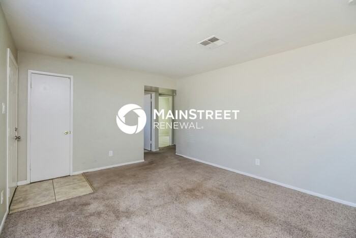 2235 E Nancy Ln - Photo 4 of 16