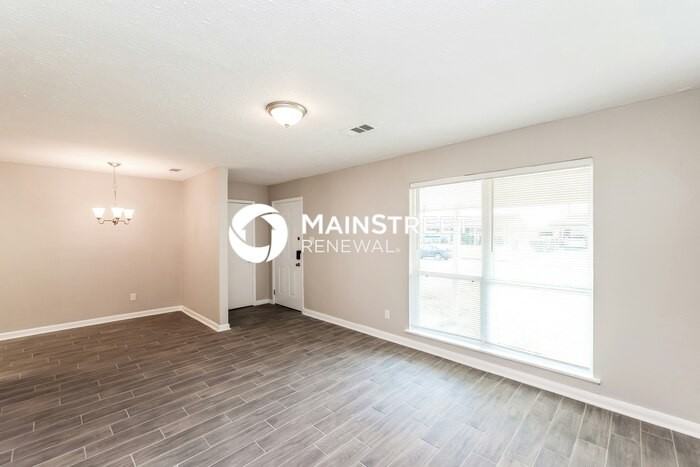 10902 Faircroft Dr - Photo 5 of 16