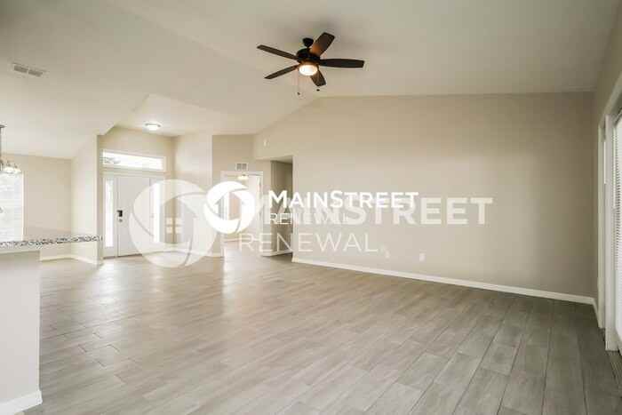 301 Majestic Gardens Dr - Photo 4 of 16