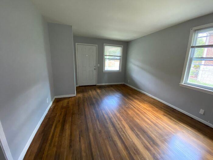 928 W Greenwood Ave #A - Photo 3 of 19