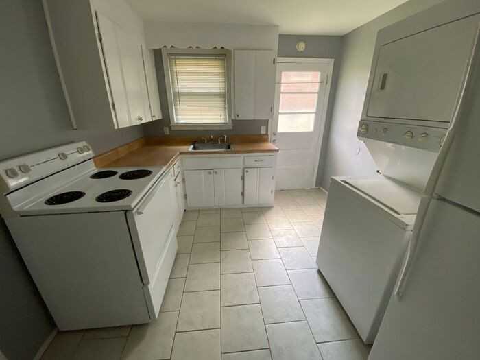 928 W Greenwood Ave #A - Photo 5 of 19