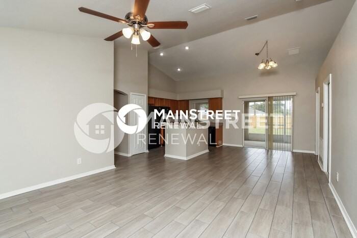 547 Gasparilla Ave Se - Photo 4 of 16