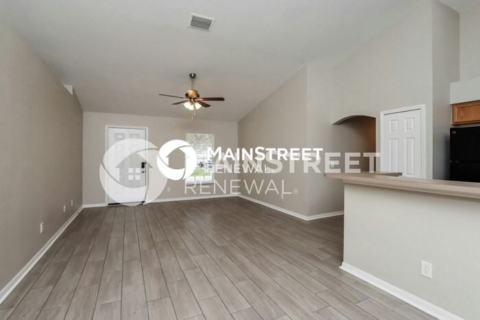 547 Gasparilla Ave Se - Photo 5 of 16