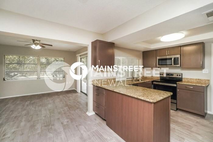 8803 Seeley Ln - Photo 4 of 16